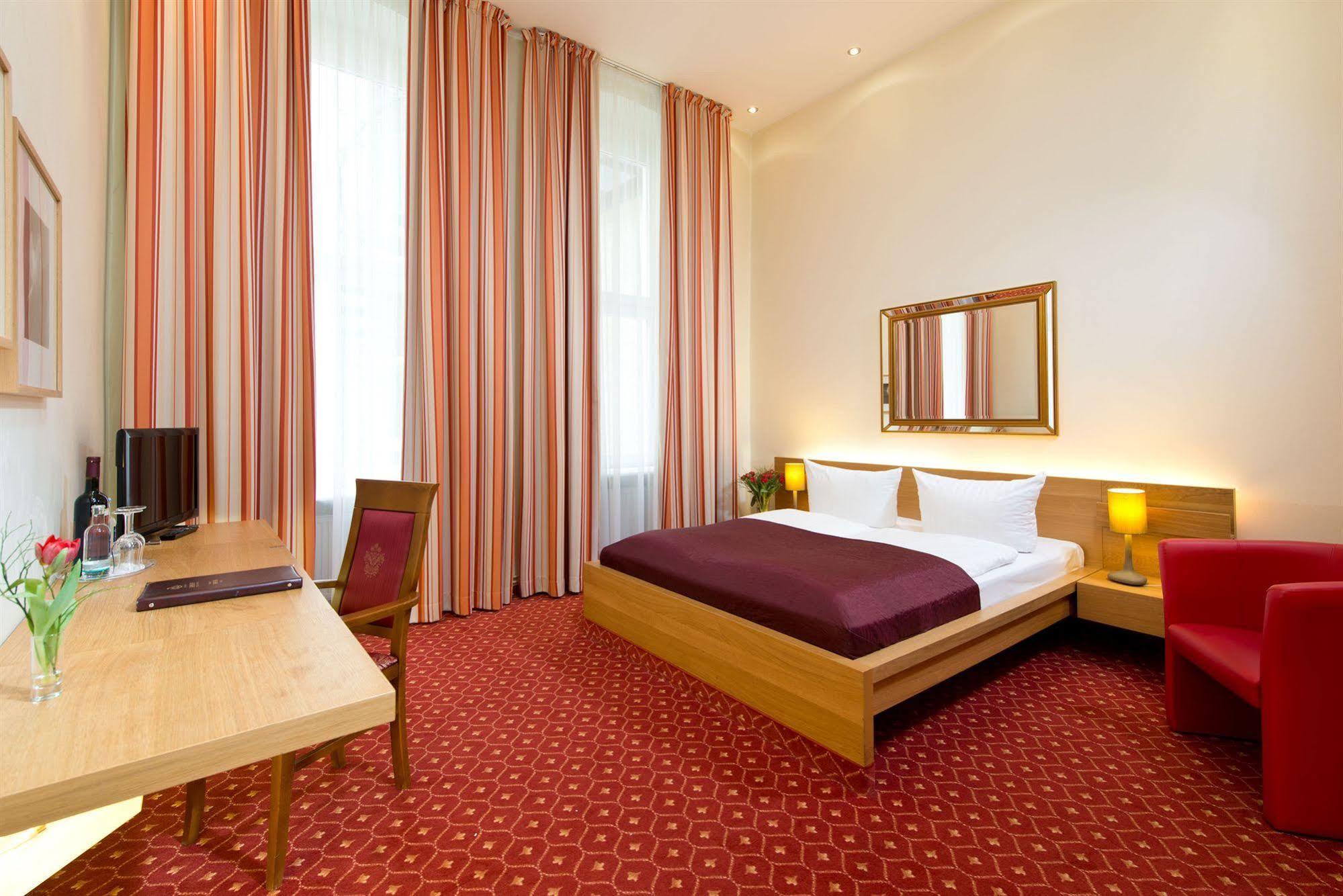 Hotel & Apartments Zarenhof Berlin Mitte Екстер'єр фото